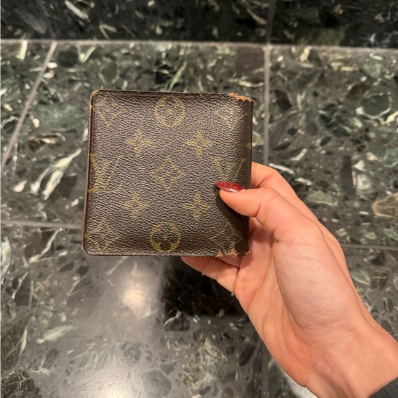 Authentic Louis Vuitton Bi-Fold - Picture 5 of 17